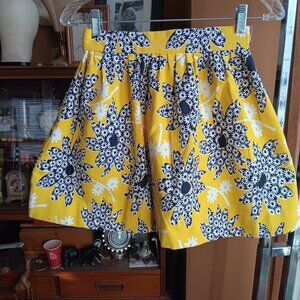 25" Vintage 1970's Womens Skirt sz 10 True VTG 70s SUNFLOWER PRINT YELLOW MINI